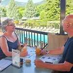 Mobil Confortable Avec Terrasse A Saint-geniez-d'olt, 6 Personnes - Api-1-52-1296 *