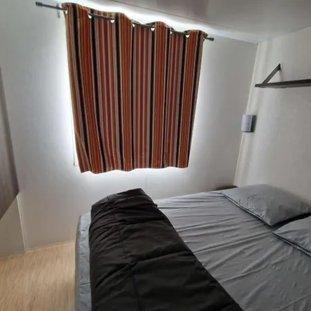 Mobil Confortable Avec Terrasse A Saint-geniez-d'olt, 6 Personnes - Api-1-52-1296 Saint-Geniez-d'Olt