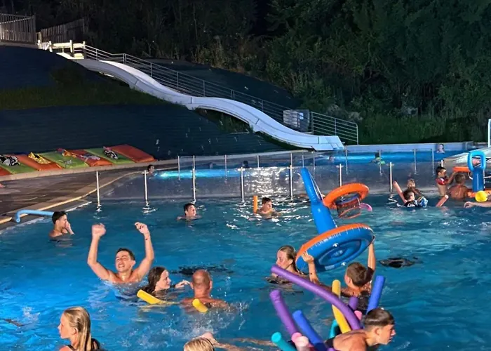 Mobil Confortable Avec Terrasse A Saint-geniez-d'olt, 6 Personnes - Api-1-52-1296 Camping Saint-Geniez-dʼOlt