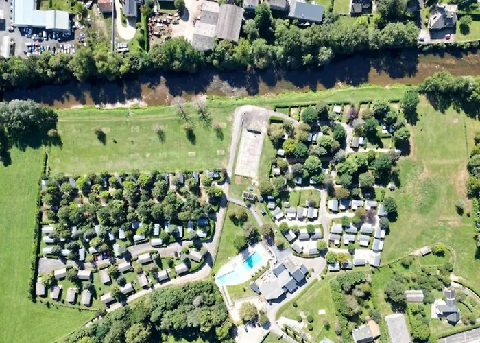 Camping Mobil Confortable Avec Terrasse A Saint-geniez-d'olt, 6 Personnes - Api-1-52-1296 Saint-Geniez-dʼOlt