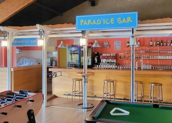 Camping Mobil Confortable Avec Terrasse A Saint-geniez-d'olt, 6 Personnes - Api-1-52-1296 Saint-Geniez-dʼOlt