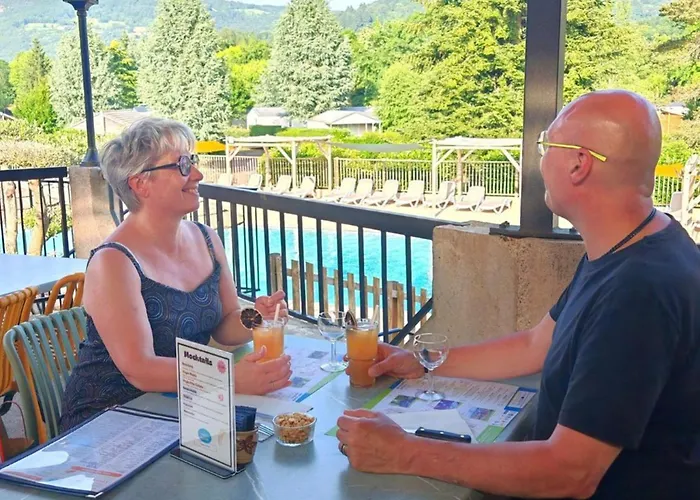 Mobil Confortable Avec Terrasse A Saint-geniez-d'olt, 6 Personnes - Api-1-52-1296 *