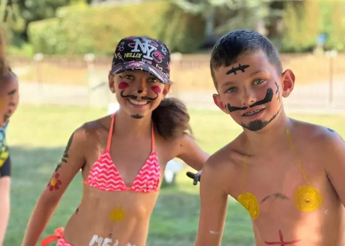 Mobil Confortable Avec Terrasse A Saint-geniez-d'olt, 6 Personnes - Api-1-52-1296 Camping *