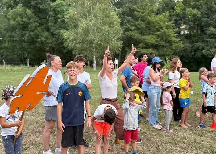 Camping Mobil Confortable Avec Terrasse A Saint-geniez-d'olt, 6 Personnes - Api-1-52-1296 *